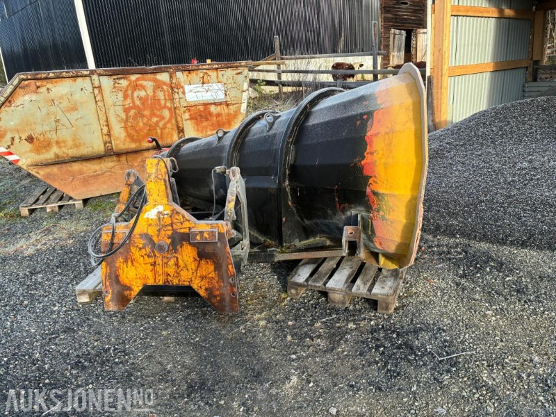 1984 Stiansen & Øya Brøyteskjær Skjær - Maatalouskoneet: kuva 1984 Stiansen & Øya Brøyteskjær Skjær - Maatalouskoneet 1984 Stiansen & Øya Brøyteskjær Skjær - Maatalouskoneet: kuva 1984 Stiansen & Øya Brøyteskjær Skjær - Maatalouskoneet