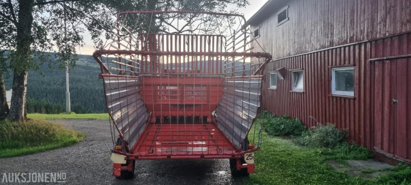 1987 Strautmann LBT19 - Maatalouskoneet: kuva 1987 Strautmann LBT19 - Maatalouskoneet 1987 Strautmann LBT19 - Maatalouskoneet: kuva 1987 Strautmann LBT19 - Maatalouskoneet