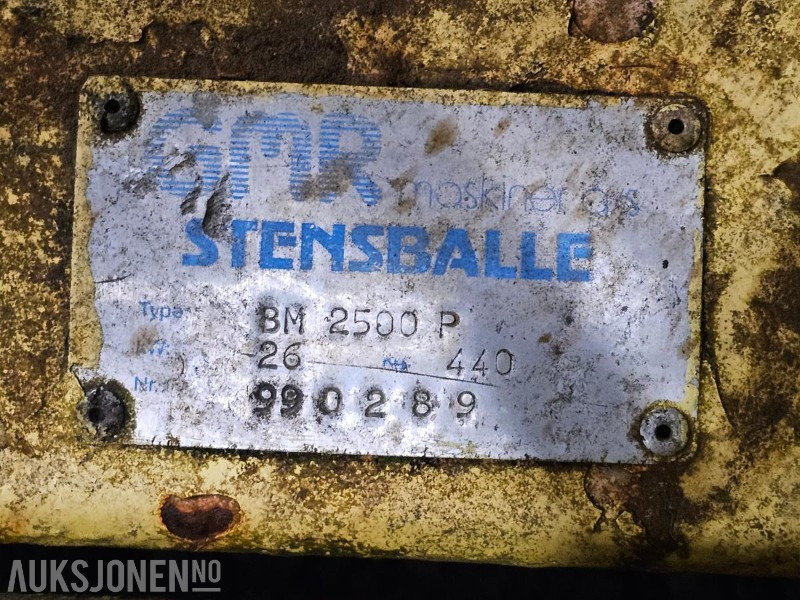 1999 GMR Stensballe BM 2500 P klippeaggregat - Frontmontert - Maatalouskoneet: kuva 1999 GMR Stensballe BM 2500 P klippeaggregat - Frontmontert - Maatalouskoneet 1999 GMR Stensballe BM 2500 P klippeaggregat - Frontmontert - Maatalouskoneet: kuva 1999 GMR Stensballe BM 2500 P klippeaggregat - Frontmontert - Maatalouskoneet