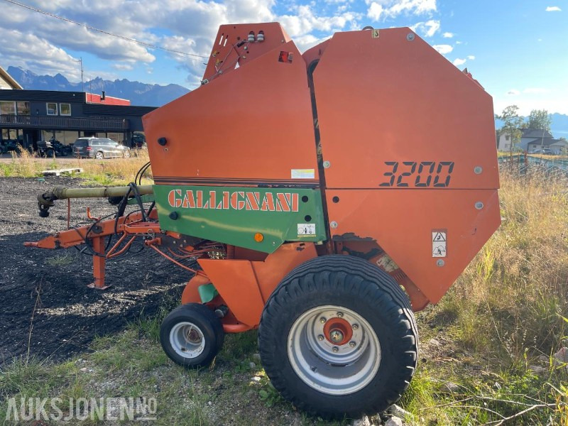 1999 Gallignani 3200 Rundballepresse selges som reparasjons objekt - Maatalouskoneet: kuva 1999 Gallignani 3200 Rundballepresse selges som reparasjons objekt - Maatalouskoneet 1999 Gallignani 3200 Rundballepresse selges som reparasjons objekt - Maatalouskoneet: kuva 1999 Gallignani 3200 Rundballepresse selges som reparasjons objekt - Maatalouskoneet