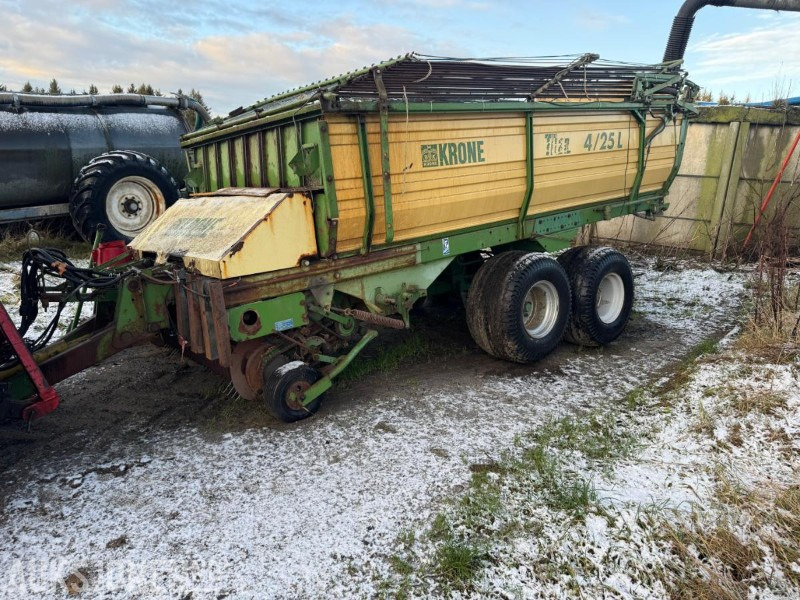2 stk 1996 Krone Titan silo /lessevogner - Maatalouskoneet: kuva 2 stk 1996 Krone Titan silo /lessevogner - Maatalouskoneet 2 stk 1996 Krone Titan silo /lessevogner - Maatalouskoneet: kuva 2 stk 1996 Krone Titan silo /lessevogner - Maatalouskoneet