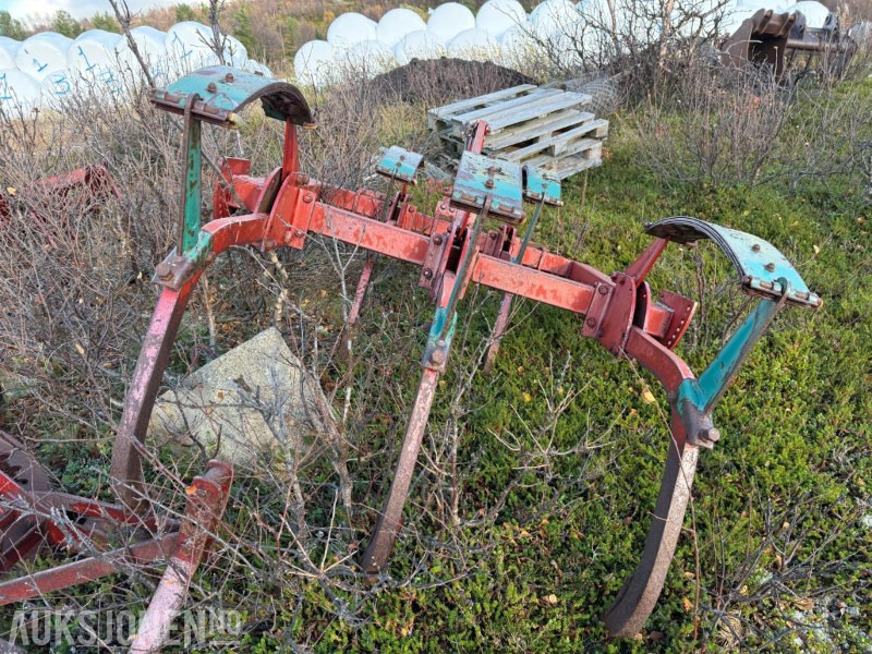 2002 Kverneland Kultivator - 5 Tinder - Maatalouskoneet: kuva  2002 Kverneland Kultivator - 5 Tinder - Maatalouskoneet 2002 Kverneland Kultivator - 5 Tinder - Maatalouskoneet: kuva  2002 Kverneland Kultivator - 5 Tinder - Maatalouskoneet