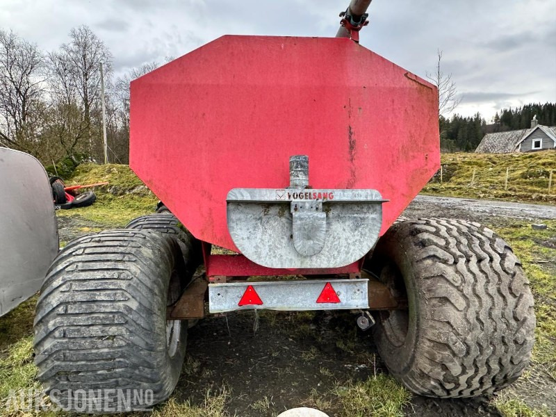 2005 MOI BG 8 Gjødselvogn m/Vogelsang spreder - Maatalouskoneet: kuva 2005 MOI BG 8 Gjødselvogn m/Vogelsang spreder - Maatalouskoneet 2005 MOI BG 8 Gjødselvogn m/Vogelsang spreder - Maatalouskoneet: kuva 2005 MOI BG 8 Gjødselvogn m/Vogelsang spreder - Maatalouskoneet