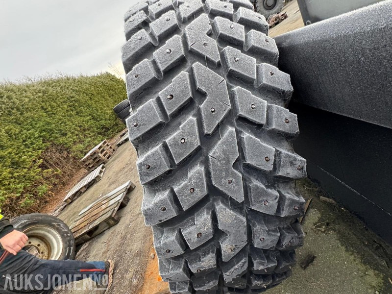 2007 Nokian TRI 2 traktordekk 440/80 R30 – med pigg - Maatalouskoneet: kuva  2007 Nokian TRI 2 traktordekk 440/80 R30 – med pigg - Maatalouskoneet 2007 Nokian TRI 2 traktordekk 440/80 R30 – med pigg - Maatalouskoneet: kuva  2007 Nokian TRI 2 traktordekk 440/80 R30 – med pigg - Maatalouskoneet