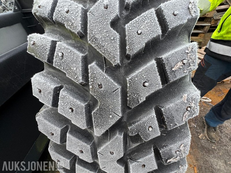 2007 Nokian TRI 2 traktordekk 440/80 R30 – med pigg - Maatalouskoneet: kuva  2007 Nokian TRI 2 traktordekk 440/80 R30 – med pigg - Maatalouskoneet 2007 Nokian TRI 2 traktordekk 440/80 R30 – med pigg - Maatalouskoneet: kuva  2007 Nokian TRI 2 traktordekk 440/80 R30 – med pigg - Maatalouskoneet