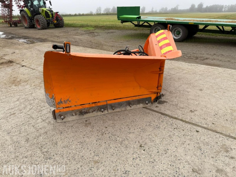 2019 FMG NAH 350 V-Plog - Maatalouskoneet: kuva 2019 FMG NAH 350 V-Plog - Maatalouskoneet 2019 FMG NAH 350 V-Plog - Maatalouskoneet: kuva 2019 FMG NAH 350 V-Plog - Maatalouskoneet