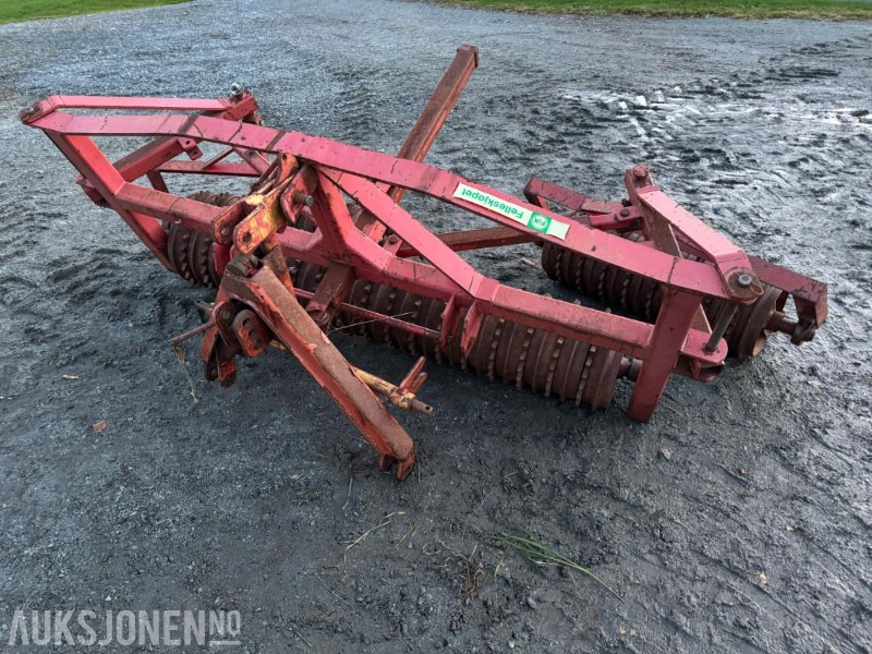 Åker rulle til traktor - Maatalouskoneet: kuva  Åker rulle til traktor - Maatalouskoneet Åker rulle til traktor - Maatalouskoneet: kuva  Åker rulle til traktor - Maatalouskoneet