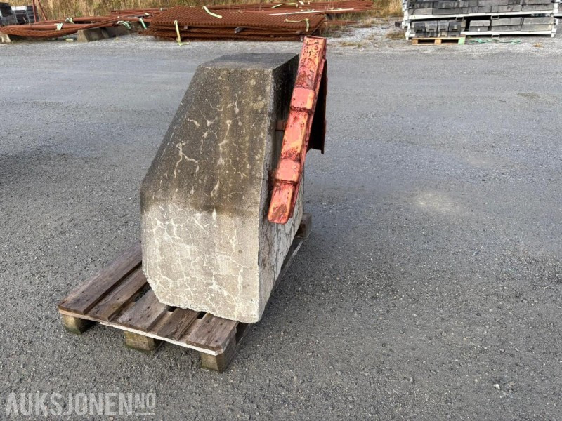 BETONGLODD TIL TRAKTOR - Maatalouskoneet: kuva  BETONGLODD TIL TRAKTOR - Maatalouskoneet BETONGLODD TIL TRAKTOR - Maatalouskoneet: kuva  BETONGLODD TIL TRAKTOR - Maatalouskoneet