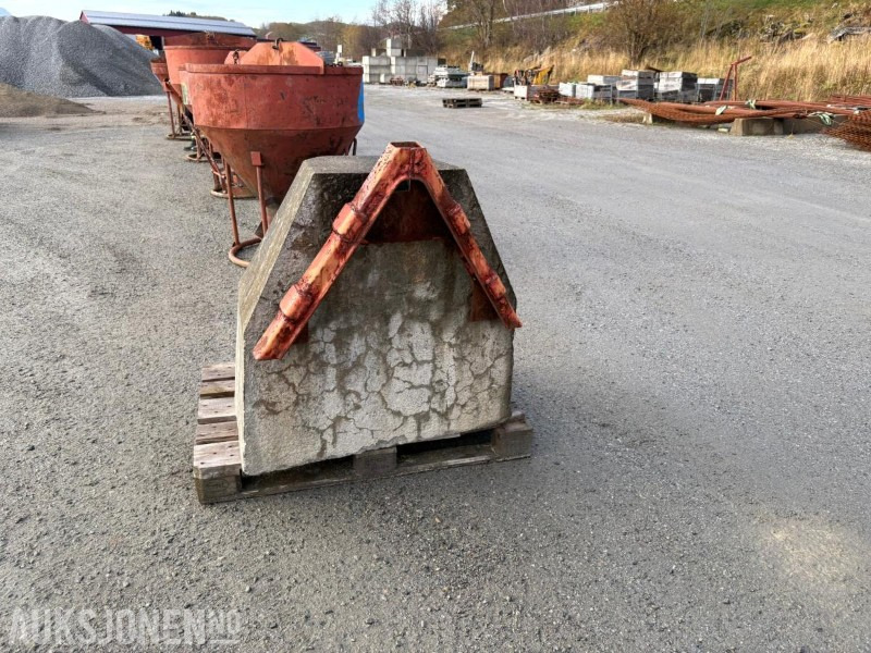 BETONGLODD TIL TRAKTOR - Maatalouskoneet: kuva  BETONGLODD TIL TRAKTOR - Maatalouskoneet BETONGLODD TIL TRAKTOR - Maatalouskoneet: kuva  BETONGLODD TIL TRAKTOR - Maatalouskoneet