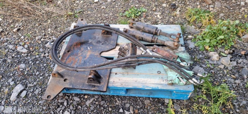 Brøyteplate fra Deutz med fester og slanger - Maatalouskoneet: kuva Brøyteplate fra Deutz med fester og slanger - Maatalouskoneet Brøyteplate fra Deutz med fester og slanger - Maatalouskoneet: kuva Brøyteplate fra Deutz med fester og slanger - Maatalouskoneet