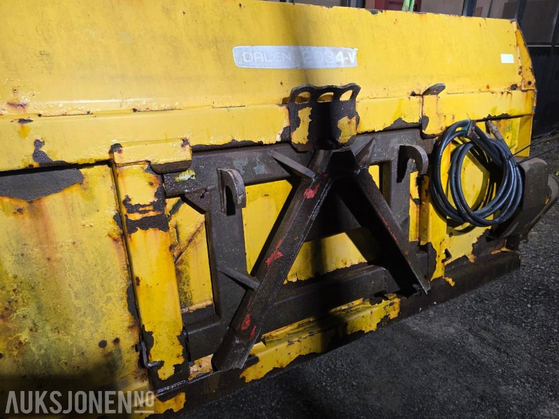 Dalen strøkasse 2034 W 1500 Liter - Maatalouskoneet: kuva Dalen strøkasse 2034 W 1500 Liter - Maatalouskoneet Dalen strøkasse 2034 W 1500 Liter - Maatalouskoneet: kuva Dalen strøkasse 2034 W 1500 Liter - Maatalouskoneet