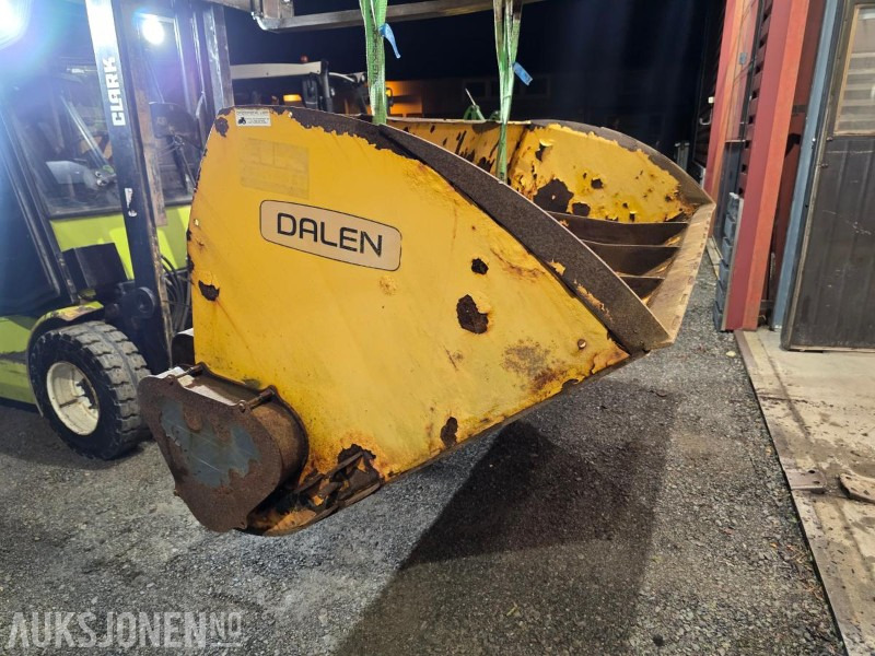 Dalen strøkasse 2034 W 1500 Liter - Maatalouskoneet: kuva Dalen strøkasse 2034 W 1500 Liter - Maatalouskoneet Dalen strøkasse 2034 W 1500 Liter - Maatalouskoneet: kuva Dalen strøkasse 2034 W 1500 Liter - Maatalouskoneet