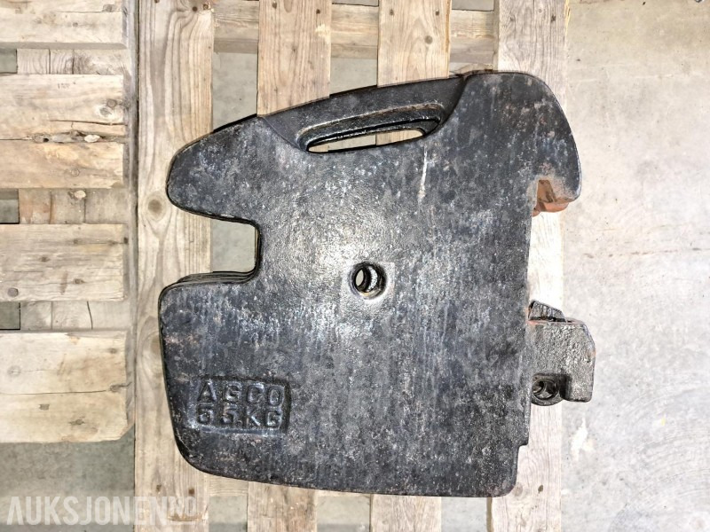 Massey Ferguson/Agco Frontvekter - 6stk frontvekter 55kg + 1stk midtdel 60kg - Maatalouskoneet: kuva Massey Ferguson/Agco Frontvekter - 6stk frontvekter 55kg + 1stk midtdel 60kg - Maatalouskoneet Massey Ferguson/Agco Frontvekter - 6stk frontvekter 55kg + 1stk midtdel 60kg - Maatalouskoneet: kuva Massey Ferguson/Agco Frontvekter - 6stk frontvekter 55kg + 1stk midtdel 60kg - Maatalouskoneet