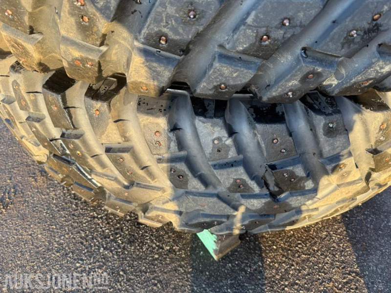 Nokian vinterdekk med pigg til traktor - Maatalouskoneet: kuva Nokian vinterdekk med pigg til traktor - Maatalouskoneet Nokian vinterdekk med pigg til traktor - Maatalouskoneet: kuva Nokian vinterdekk med pigg til traktor - Maatalouskoneet