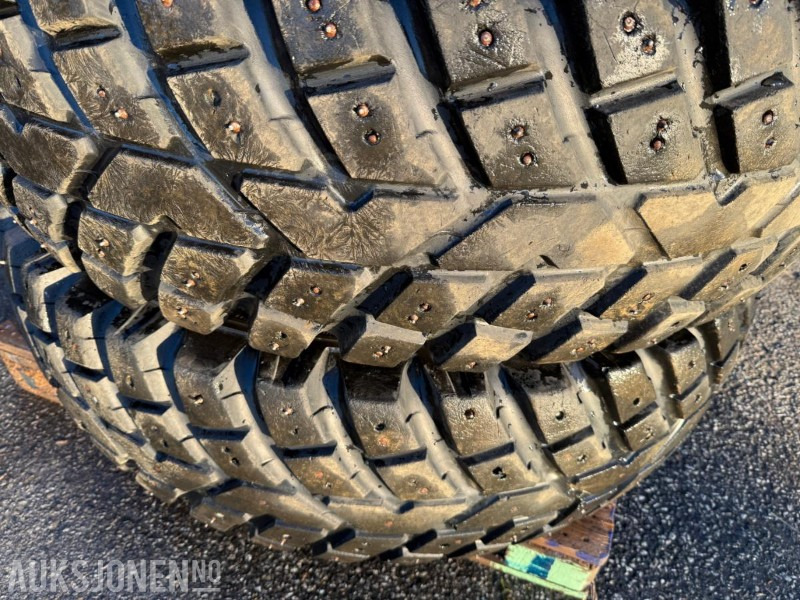 Nokian vinterdekk med pigg til traktor - Maatalouskoneet: kuva Nokian vinterdekk med pigg til traktor - Maatalouskoneet Nokian vinterdekk med pigg til traktor - Maatalouskoneet: kuva Nokian vinterdekk med pigg til traktor - Maatalouskoneet