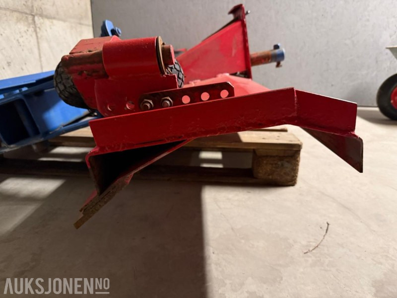 Planringsskjær 2m bredde til traktor - Maatalouskoneet: kuva Planringsskjær 2m bredde til traktor - Maatalouskoneet Planringsskjær 2m bredde til traktor - Maatalouskoneet: kuva Planringsskjær 2m bredde til traktor - Maatalouskoneet