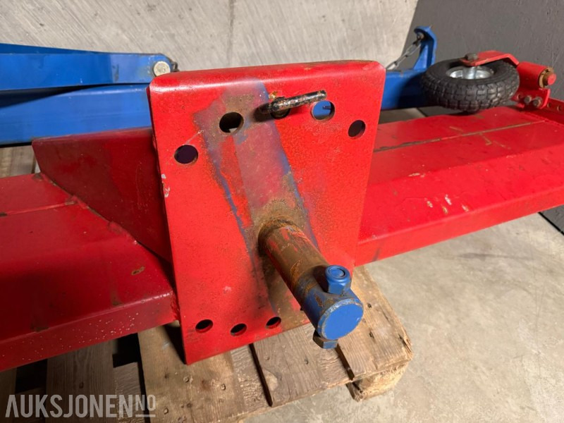 Planringsskjær 2m bredde til traktor - Maatalouskoneet: kuva Planringsskjær 2m bredde til traktor - Maatalouskoneet Planringsskjær 2m bredde til traktor - Maatalouskoneet: kuva Planringsskjær 2m bredde til traktor - Maatalouskoneet