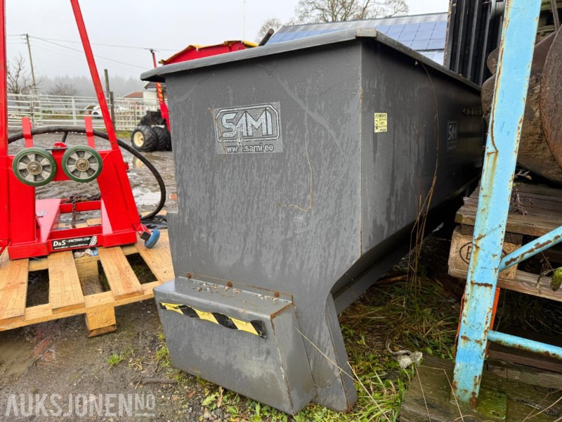 Sami Strøkasse til traktor - Maatalouskoneet: kuva  Sami Strøkasse til traktor - Maatalouskoneet Sami Strøkasse til traktor - Maatalouskoneet: kuva  Sami Strøkasse til traktor - Maatalouskoneet