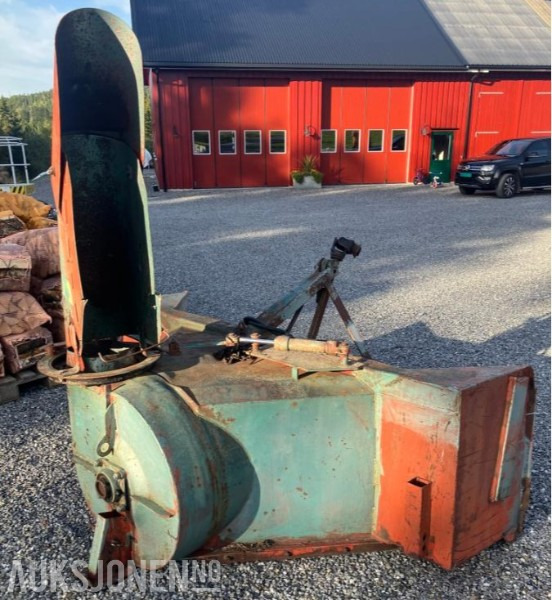 Snøfreser- Hydraulisk styring av tut - Med PTO - Maatalouskoneet: kuva Snøfreser- Hydraulisk styring av tut - Med PTO - Maatalouskoneet Snøfreser- Hydraulisk styring av tut - Med PTO - Maatalouskoneet: kuva Snøfreser- Hydraulisk styring av tut - Med PTO - Maatalouskoneet