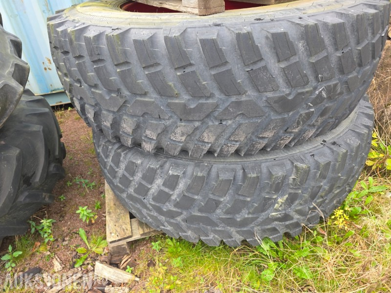 Traktordekk 2 stk 540/80R38 og 2 stk Nokian 440/80R28 - Maatalouskoneet: kuva Traktordekk 2 stk 540/80R38 og 2 stk Nokian 440/80R28 - Maatalouskoneet Traktordekk 2 stk 540/80R38 og 2 stk Nokian 440/80R28 - Maatalouskoneet: kuva Traktordekk 2 stk 540/80R38 og 2 stk Nokian 440/80R28 - Maatalouskoneet