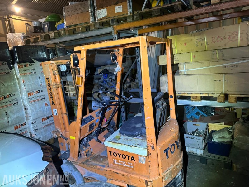 1987 Toyota 4RB10 Truck // gaffeltruck - rep-objekt - Materiaalinkäsittely: kuva  1987 Toyota 4RB10 Truck // gaffeltruck - rep-objekt - Materiaalinkäsittely 1987 Toyota 4RB10 Truck // gaffeltruck - rep-objekt - Materiaalinkäsittely: kuva  1987 Toyota 4RB10 Truck // gaffeltruck - rep-objekt - Materiaalinkäsittely