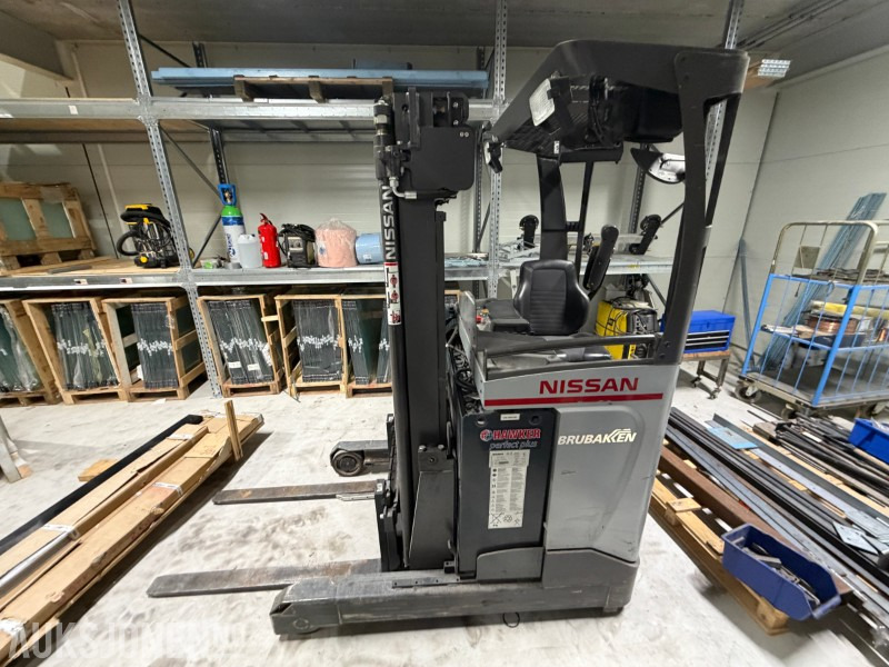 2013 Nissan UND140 Skyvemasttruck - 4,8m med batterilader - Materiaalinkäsittely: kuva 2013 Nissan UND140 Skyvemasttruck - 4,8m med batterilader - Materiaalinkäsittely 2013 Nissan UND140 Skyvemasttruck - 4,8m med batterilader - Materiaalinkäsittely: kuva 2013 Nissan UND140 Skyvemasttruck - 4,8m med batterilader - Materiaalinkäsittely