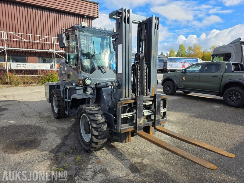 2023 RUN TX Dieseltruck kun 104 timer 4x4 - Materiaalinkäsittely: kuva  2023 RUN TX Dieseltruck kun 104 timer 4x4 - Materiaalinkäsittely 2023 RUN TX Dieseltruck kun 104 timer 4x4 - Materiaalinkäsittely: kuva  2023 RUN TX Dieseltruck kun 104 timer 4x4 - Materiaalinkäsittely