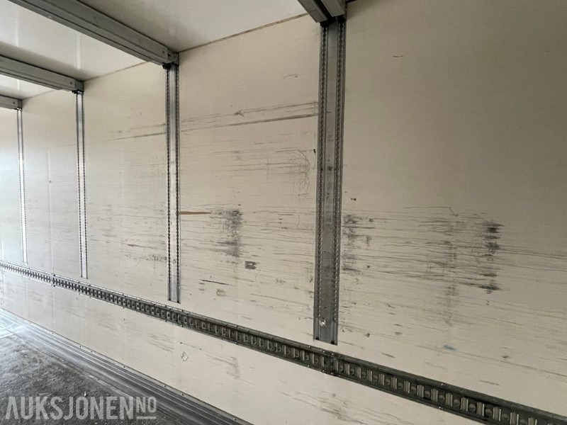 2009 Chereau Semitrailer - Kjølehenger - Carrier Transicold - 33 paller. - Perävaunu: kuva 2009 Chereau Semitrailer - Kjølehenger - Carrier Transicold - 33 paller. - Perävaunu 2009 Chereau Semitrailer - Kjølehenger - Carrier Transicold - 33 paller. - Perävaunu: kuva 2009 Chereau Semitrailer - Kjølehenger - Carrier Transicold - 33 paller. - Perävaunu