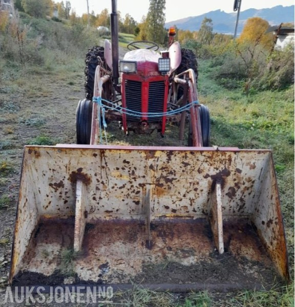 Traktor - Massey Ferguson - Traktori: kuva Traktor - Massey Ferguson - Traktori Traktor - Massey Ferguson - Traktori: kuva Traktor - Massey Ferguson - Traktori