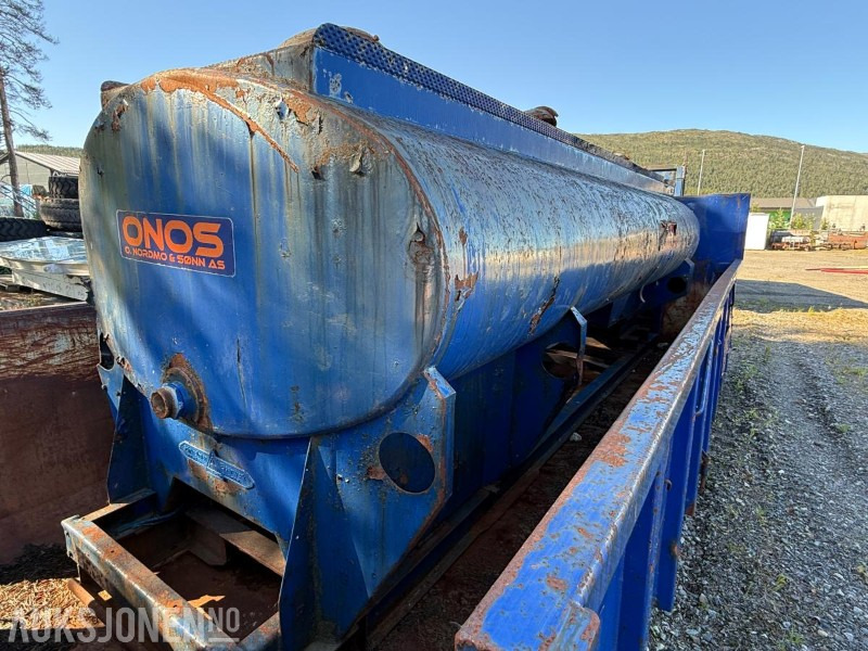 Vanntank på krokløftramme - Rakennustarvikkeet: kuva Vanntank på krokløftramme - Rakennustarvikkeet Vanntank på krokløftramme - Rakennustarvikkeet: kuva Vanntank på krokløftramme - Rakennustarvikkeet