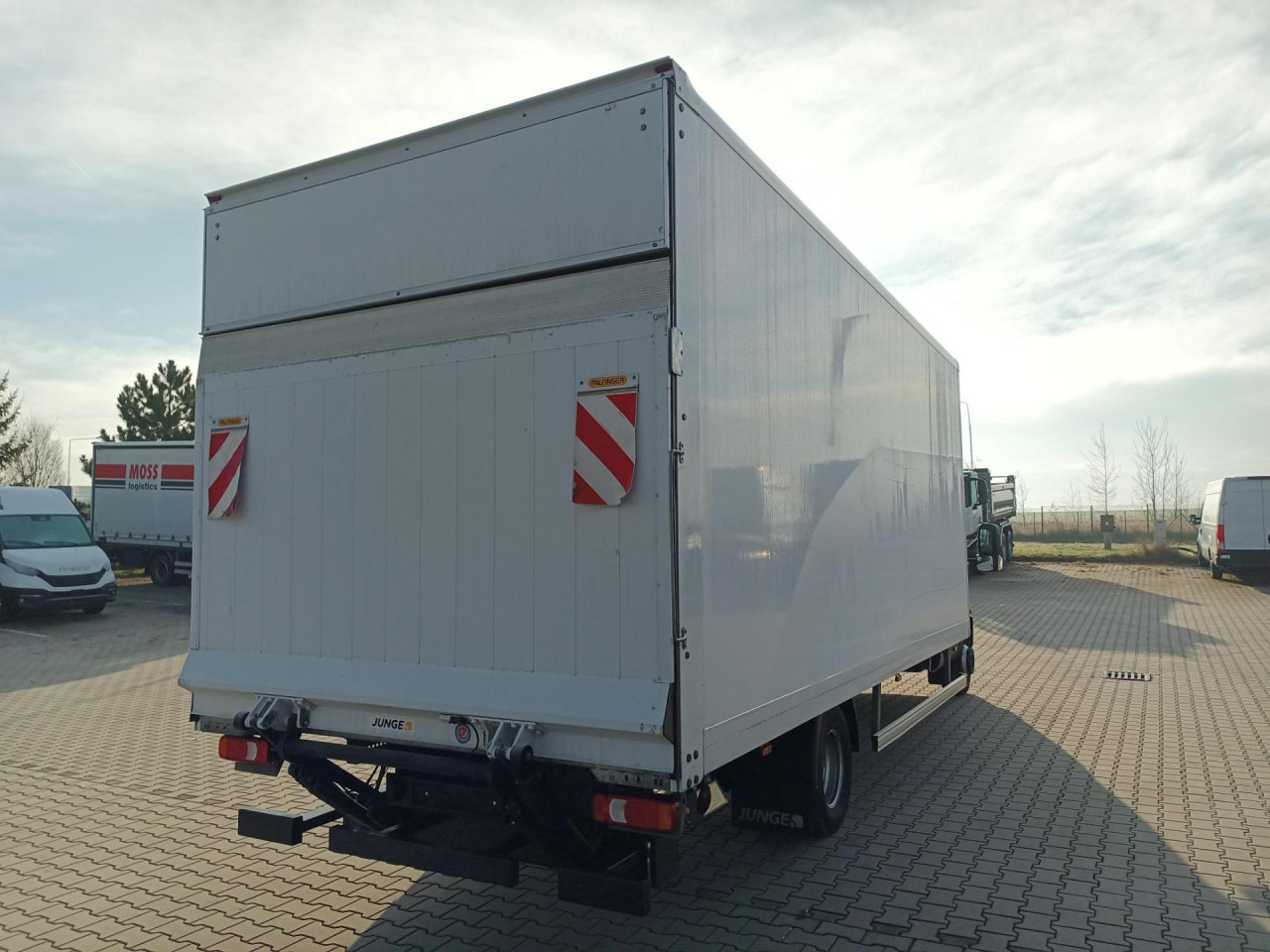 Jakeluauto IVECO Daily 70C18A8/P: kuva Jakeluauto IVECO Daily 70C18A8/P Jakeluauto IVECO Daily 70C18A8/P: kuva Jakeluauto IVECO Daily 70C18A8/P