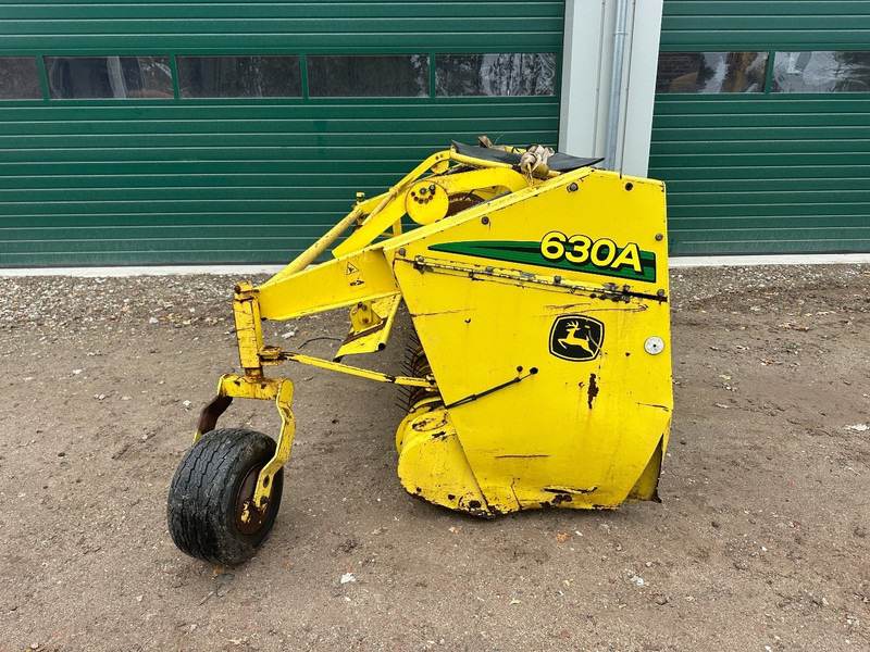John Deere 630 A - Itsekulkeva silppuri: kuva John Deere 630 A - Itsekulkeva silppuri John Deere 630 A - Itsekulkeva silppuri: kuva John Deere 630 A - Itsekulkeva silppuri