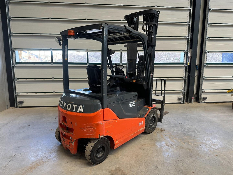 Toyota 8 FBMKT 30 3 ton lifting capacity - Sähkötrukki: kuva Toyota 8 FBMKT 30 3 ton lifting capacity - Sähkötrukki Toyota 8 FBMKT 30 3 ton lifting capacity - Sähkötrukki: kuva Toyota 8 FBMKT 30 3 ton lifting capacity - Sähkötrukki