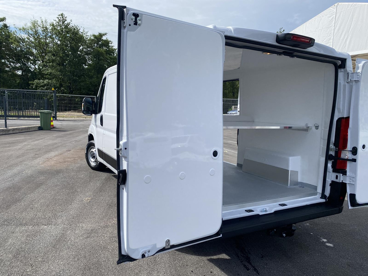 FIAT DUCATO L2H1 140PS | ISOLIERUNG OHNE KÜHLAGGREGAT - Kylmäauto: kuva FIAT DUCATO L2H1 140PS | ISOLIERUNG OHNE KÜHLAGGREGAT - Kylmäauto FIAT DUCATO L2H1 140PS | ISOLIERUNG OHNE KÜHLAGGREGAT - Kylmäauto: kuva FIAT DUCATO L2H1 140PS | ISOLIERUNG OHNE KÜHLAGGREGAT - Kylmäauto