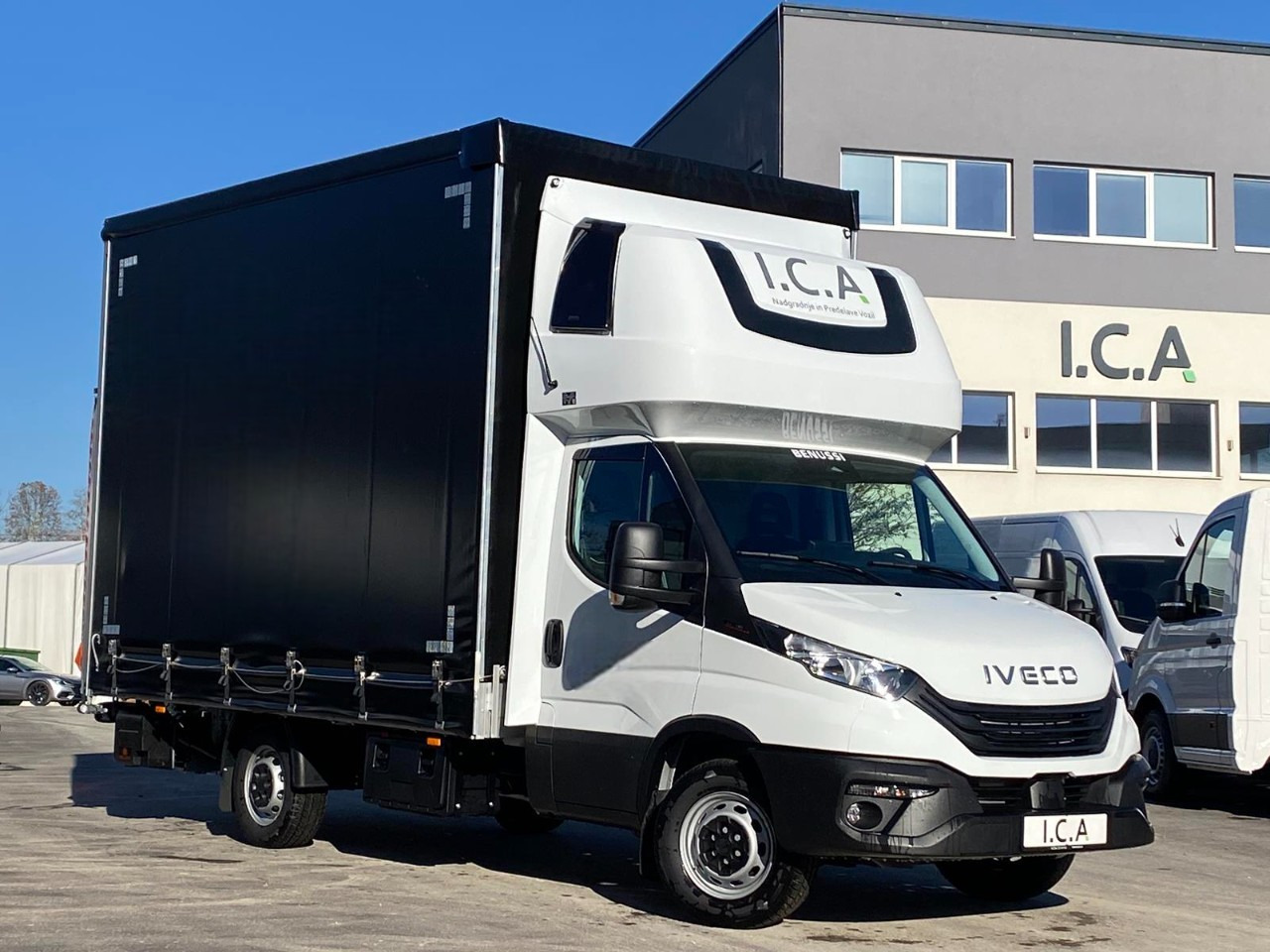 IVECO DAILY 35S18HP D30C | PRITSCHE PLANE + SCHLAFKABINE + LADERAMPE - Pressukapelli tavara-auto: kuva IVECO DAILY 35S18HP D30C | PRITSCHE PLANE + SCHLAFKABINE + LADERAMPE - Pressukapelli tavara-auto IVECO DAILY 35S18HP D30C | PRITSCHE PLANE + SCHLAFKABINE + LADERAMPE - Pressukapelli tavara-auto: kuva IVECO DAILY 35S18HP D30C | PRITSCHE PLANE + SCHLAFKABINE + LADERAMPE - Pressukapelli tavara-auto