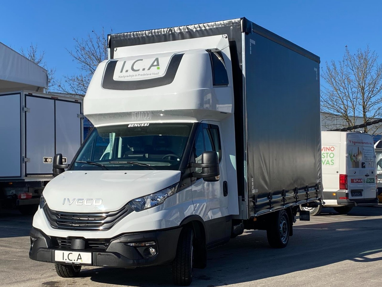 IVECO DAILY 35S18HP D30C | PRITSCHE PLANE + SCHLAFKABINE + LADERAMPE - Pressukapelli tavara-auto: kuva IVECO DAILY 35S18HP D30C | PRITSCHE PLANE + SCHLAFKABINE + LADERAMPE - Pressukapelli tavara-auto IVECO DAILY 35S18HP D30C | PRITSCHE PLANE + SCHLAFKABINE + LADERAMPE - Pressukapelli tavara-auto: kuva IVECO DAILY 35S18HP D30C | PRITSCHE PLANE + SCHLAFKABINE + LADERAMPE - Pressukapelli tavara-auto