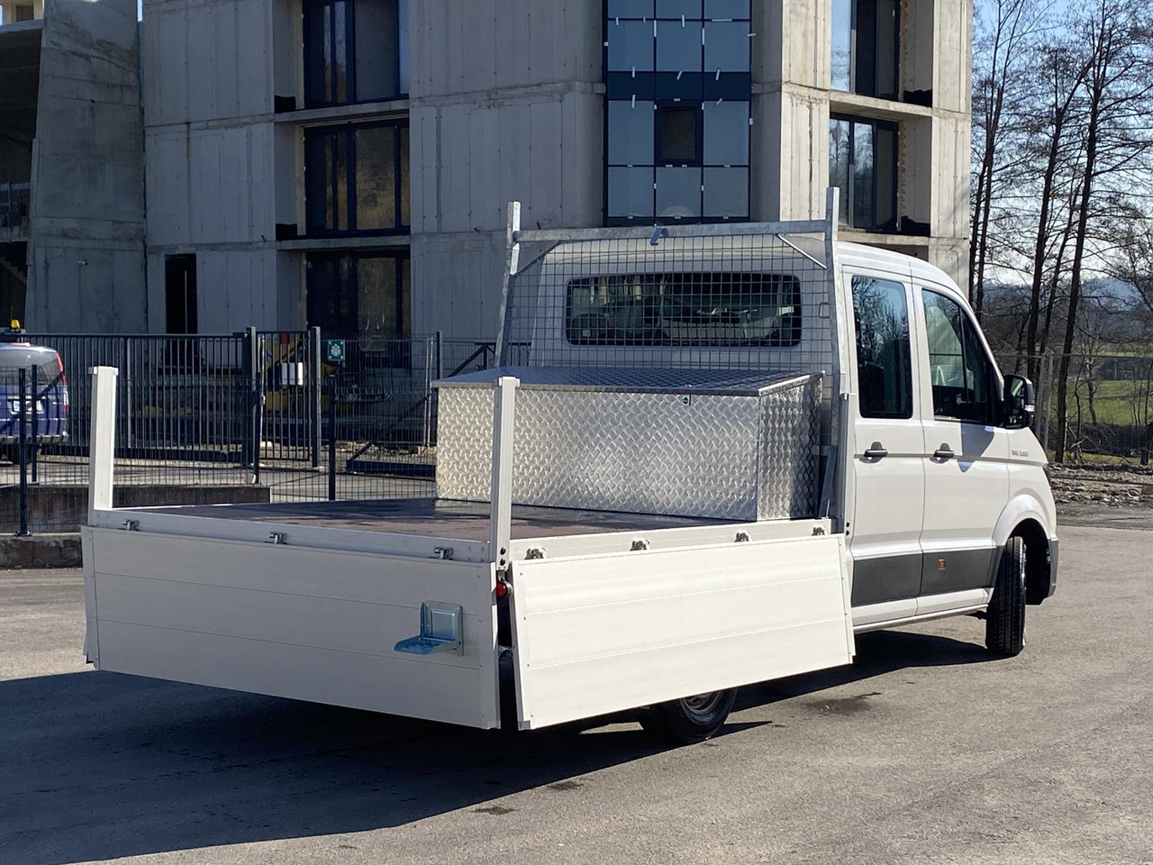 Avolava pakettiauto MAN TGE 3.180 DOKA 1+6 3640MM | OFFENE PRITSCHE + ALU KOFFER AUF DER PRITSCHE: kuva Avolava pakettiauto MAN TGE 3.180 DOKA 1+6 3640MM | OFFENE PRITSCHE + ALU KOFFER AUF DER PRITSCHE