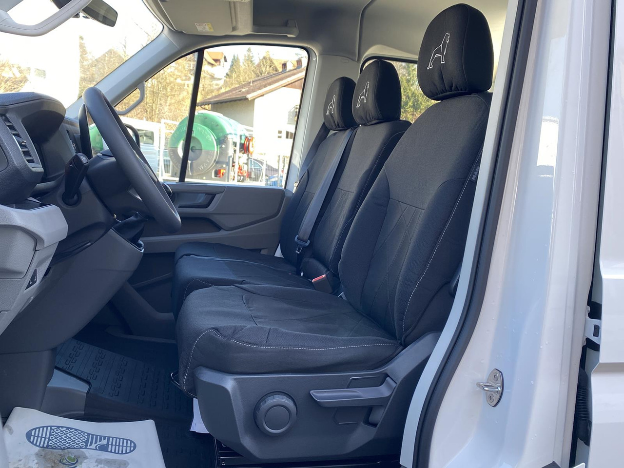 Avolava pakettiauto MAN TGE 3.180 DOKA 1+6 3640MM | OFFENE PRITSCHE + ALU KOFFER AUF DER PRITSCHE: kuva Avolava pakettiauto MAN TGE 3.180 DOKA 1+6 3640MM | OFFENE PRITSCHE + ALU KOFFER AUF DER PRITSCHE