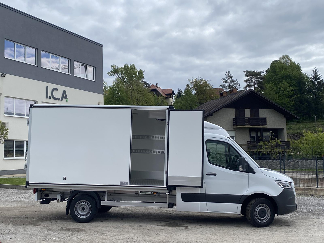 MERCEDES BENZ SPRINTER 317 CDI | DOPPELREGIME TIEFKÜHLKOFFER + BACKSLEEPER - Kylmäauto: kuva MERCEDES BENZ SPRINTER 317 CDI | DOPPELREGIME TIEFKÜHLKOFFER + BACKSLEEPER - Kylmäauto MERCEDES BENZ SPRINTER 317 CDI | DOPPELREGIME TIEFKÜHLKOFFER + BACKSLEEPER - Kylmäauto: kuva MERCEDES BENZ SPRINTER 317 CDI | DOPPELREGIME TIEFKÜHLKOFFER + BACKSLEEPER - Kylmäauto