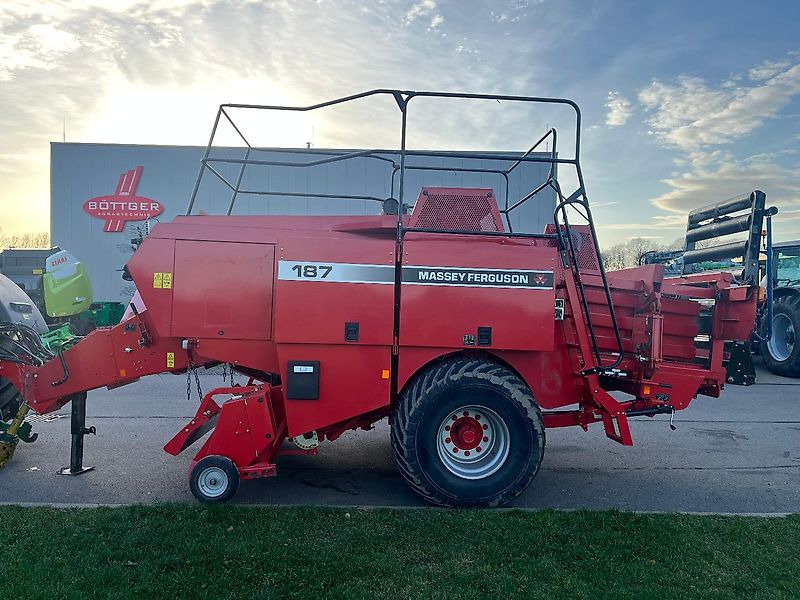 Massey Ferguson MF 187 - Kanttipaalain: kuva Massey Ferguson MF 187 - Kanttipaalain Massey Ferguson MF 187 - Kanttipaalain: kuva Massey Ferguson MF 187 - Kanttipaalain