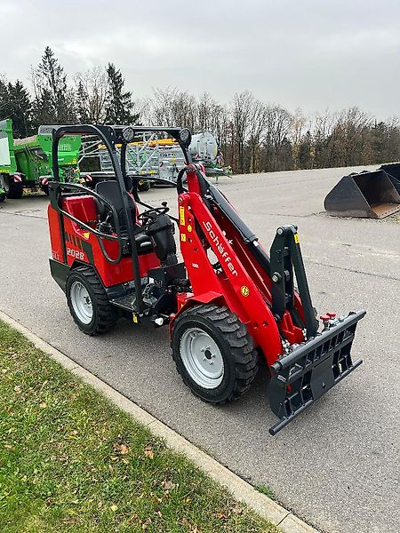 Schäffer 2028 SLT - Pienkuormaaja: kuva Schäffer 2028 SLT - Pienkuormaaja Schäffer 2028 SLT - Pienkuormaaja: kuva Schäffer 2028 SLT - Pienkuormaaja