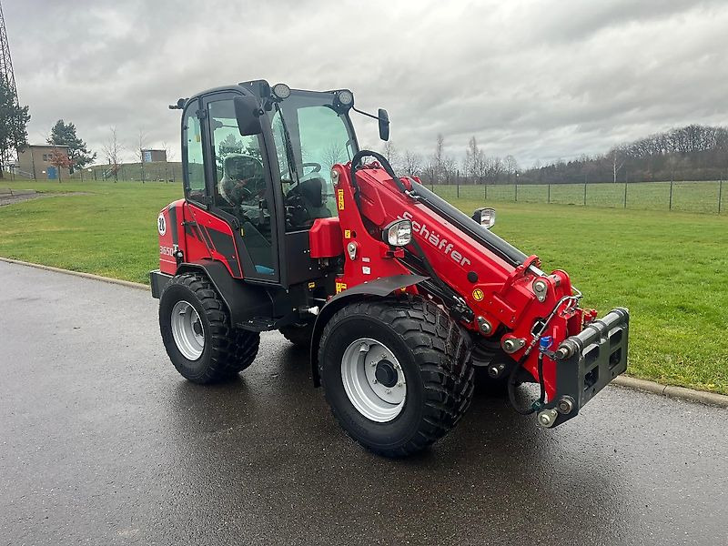 Schäffer 3650 T - Teleskooppikuormaaja: kuva Schäffer 3650 T - Teleskooppikuormaaja Schäffer 3650 T - Teleskooppikuormaaja: kuva Schäffer 3650 T - Teleskooppikuormaaja