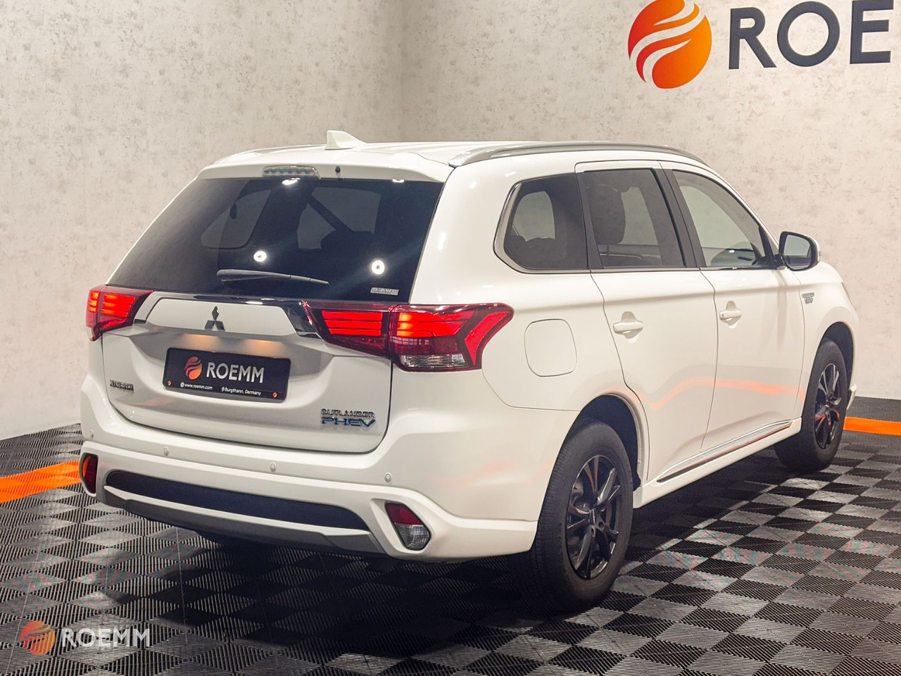 Mitsubishi Outlander PHEV Basis 4WD*GARANTIE*Touchscreen* - Maasturi/ Katumaasturi: kuva Mitsubishi Outlander PHEV Basis 4WD*GARANTIE*Touchscreen* - Maasturi/ Katumaasturi Mitsubishi Outlander PHEV Basis 4WD*GARANTIE*Touchscreen* - Maasturi/ Katumaasturi: kuva Mitsubishi Outlander PHEV Basis 4WD*GARANTIE*Touchscreen* - Maasturi/ Katumaasturi