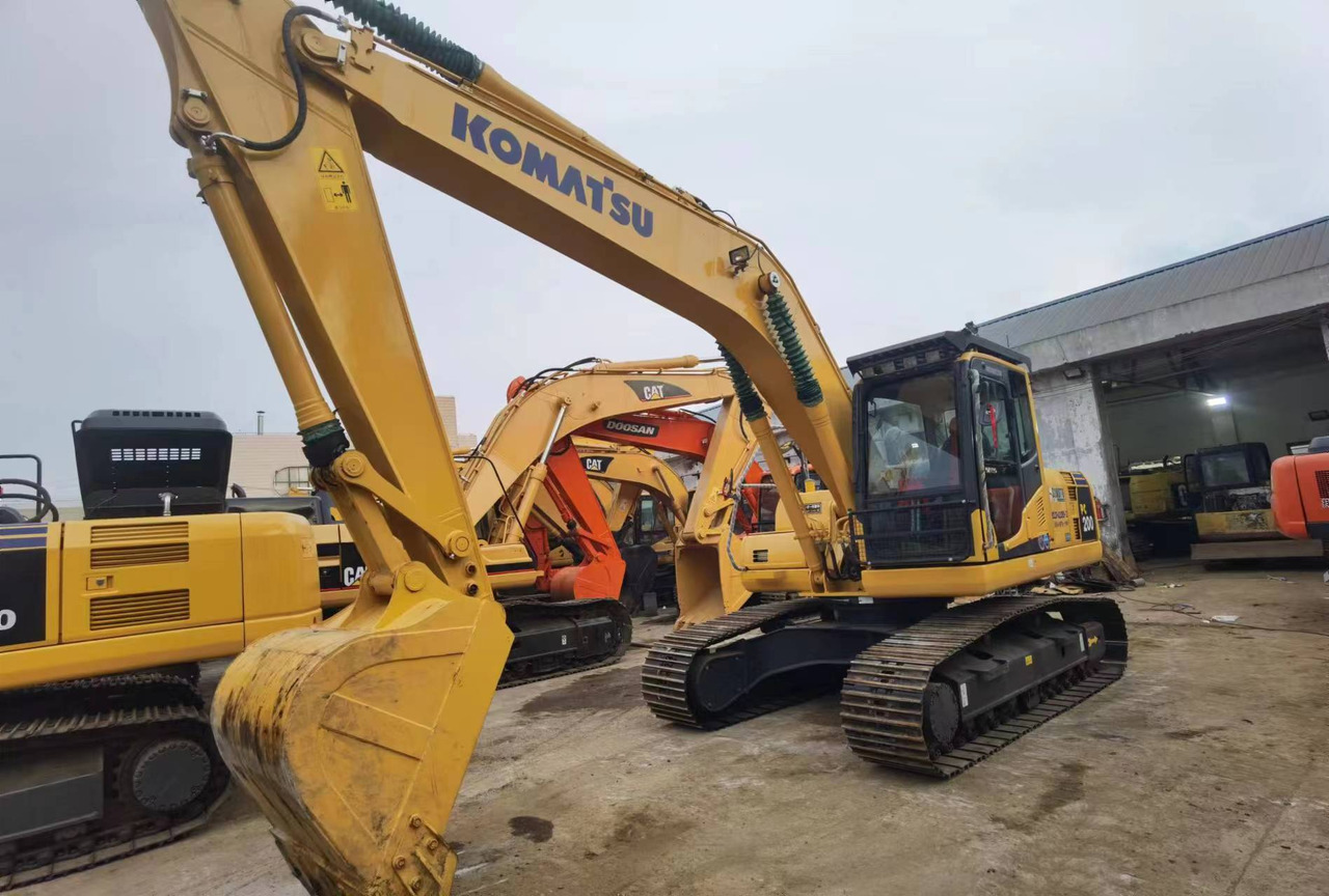 Komatsu PC200 PC210 PC220 Used Excavator in Excellent Work Condition - Telakaivukone: kuva Komatsu PC200 PC210 PC220 Used Excavator in Excellent Work Condition - Telakaivukone Komatsu PC200 PC210 PC220 Used Excavator in Excellent Work Condition - Telakaivukone: kuva Komatsu PC200 PC210 PC220 Used Excavator in Excellent Work Condition - Telakaivukone