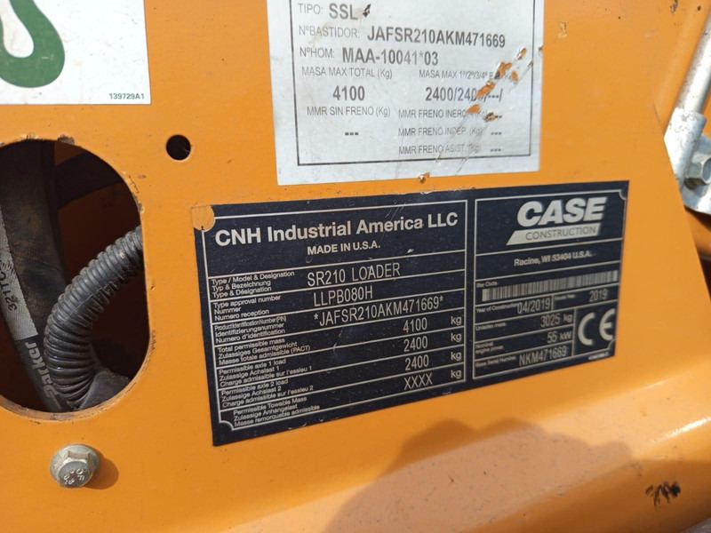 Case SR210 - Pyöräkuormaaja: kuva Case SR210 - Pyöräkuormaaja Case SR210 - Pyöräkuormaaja: kuva Case SR210 - Pyöräkuormaaja