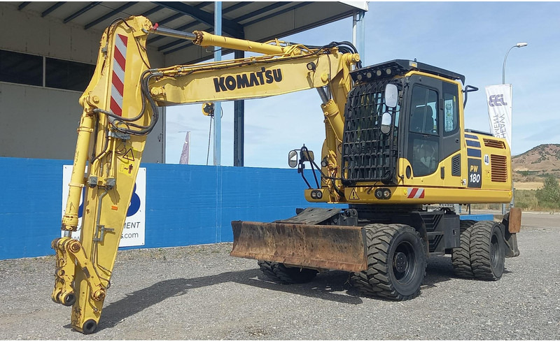 Komatsu PW180-10 - Pyöräalustainen kaivinkone: kuva Komatsu PW180-10 - Pyöräalustainen kaivinkone Komatsu PW180-10 - Pyöräalustainen kaivinkone: kuva Komatsu PW180-10 - Pyöräalustainen kaivinkone