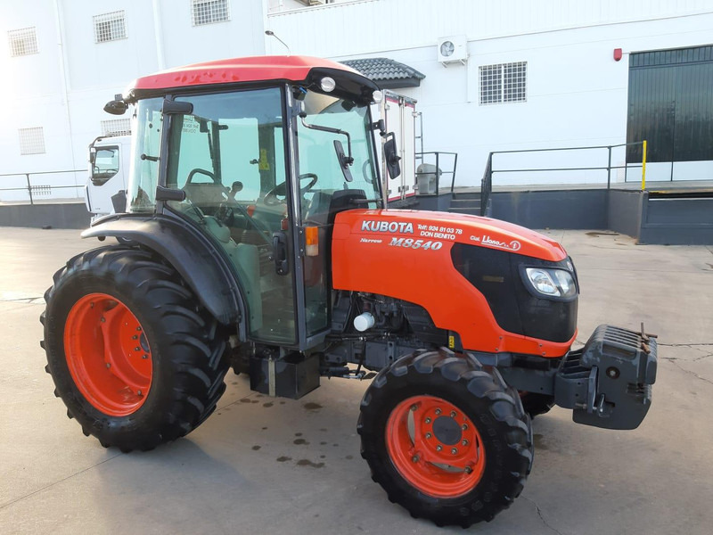 Kubota M8540 - Traktori: kuva Kubota M8540 - Traktori Kubota M8540 - Traktori: kuva Kubota M8540 - Traktori