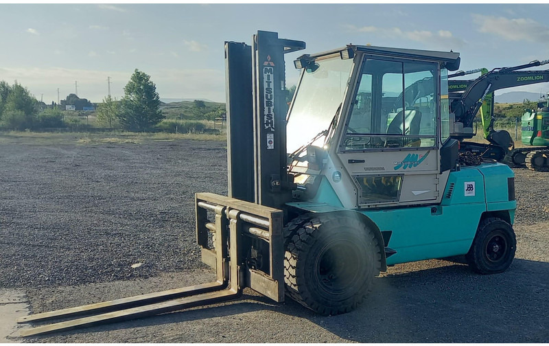 Mitsubishi FD50 - Dieseltrukki: kuva Mitsubishi FD50 - Dieseltrukki Mitsubishi FD50 - Dieseltrukki: kuva Mitsubishi FD50 - Dieseltrukki