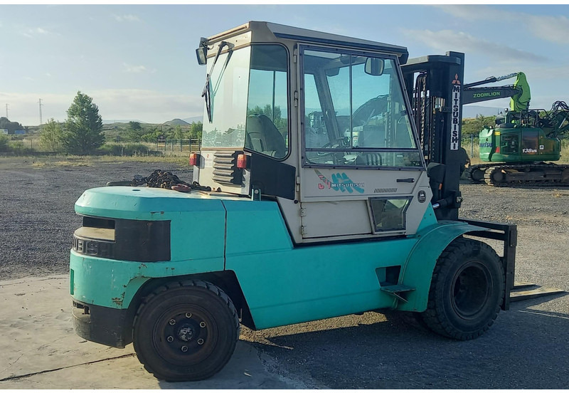 Mitsubishi FD50 - Dieseltrukki: kuva Mitsubishi FD50 - Dieseltrukki Mitsubishi FD50 - Dieseltrukki: kuva Mitsubishi FD50 - Dieseltrukki