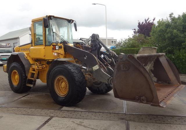 Volvo L70E - Pyöräkuormaaja: kuva Volvo L70E - Pyöräkuormaaja Volvo L70E - Pyöräkuormaaja: kuva Volvo L70E - Pyöräkuormaaja